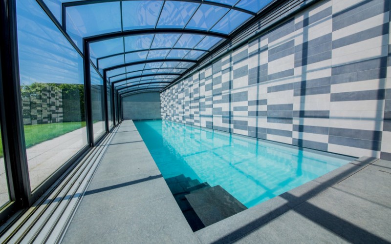 realizace Aquamarine Spa - betonový bazén se zastřešením